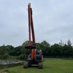 HITACHI ZAXIS 210-3